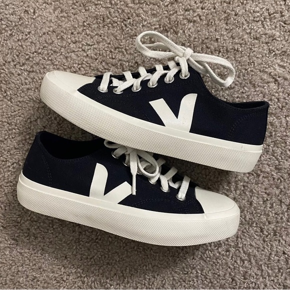 veja wata low canvas black pierre - Picture 1 of 4
